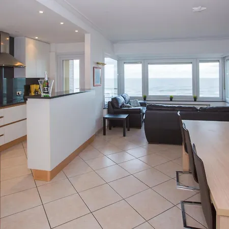 Bright With Sea View Appartement *